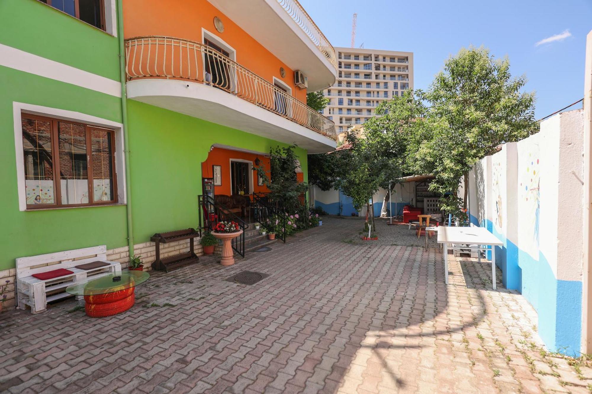 Hostel Osho Tirana Zewnętrze zdjęcie