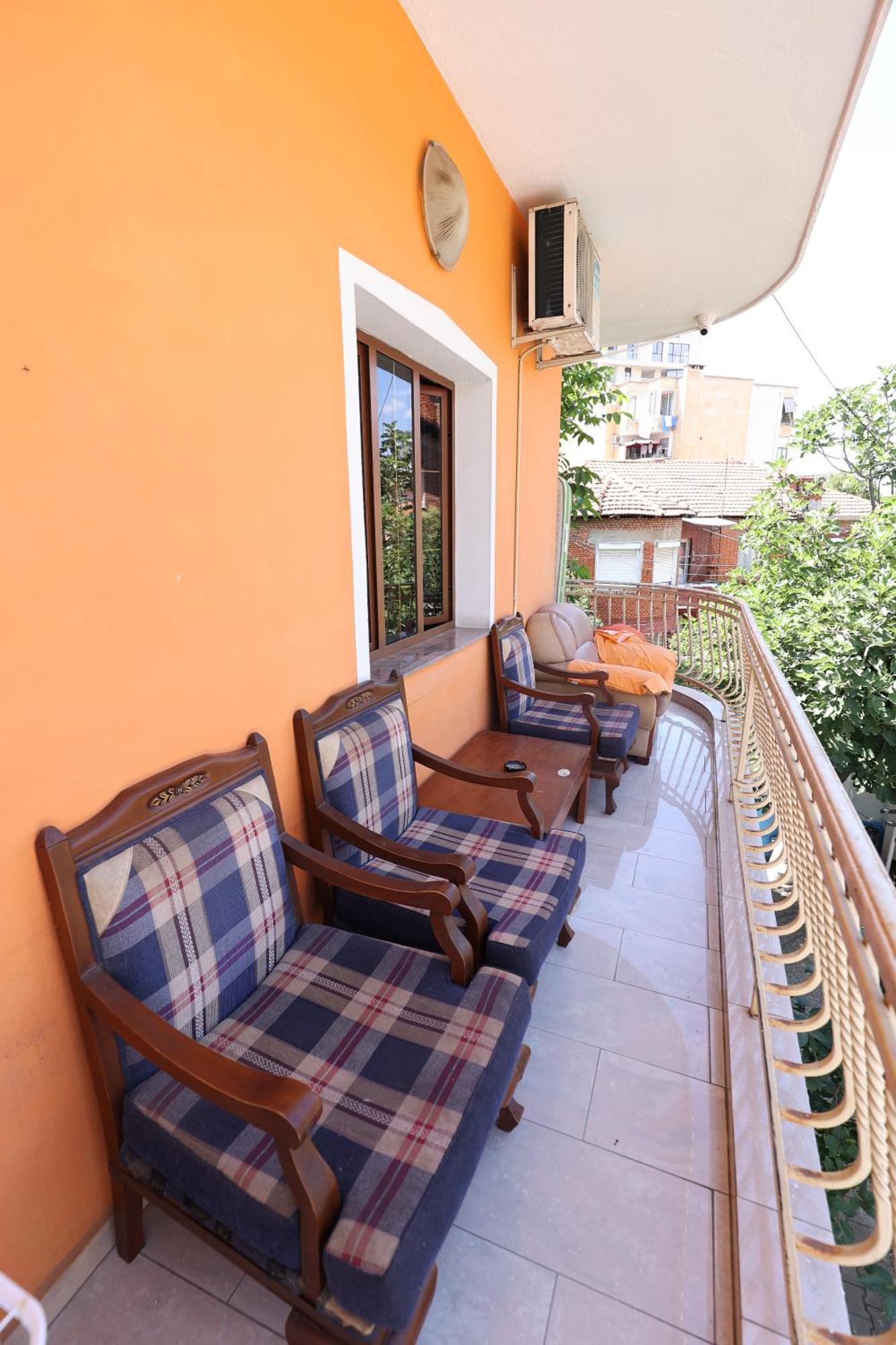 Hostel Osho Tirana Zewnętrze zdjęcie