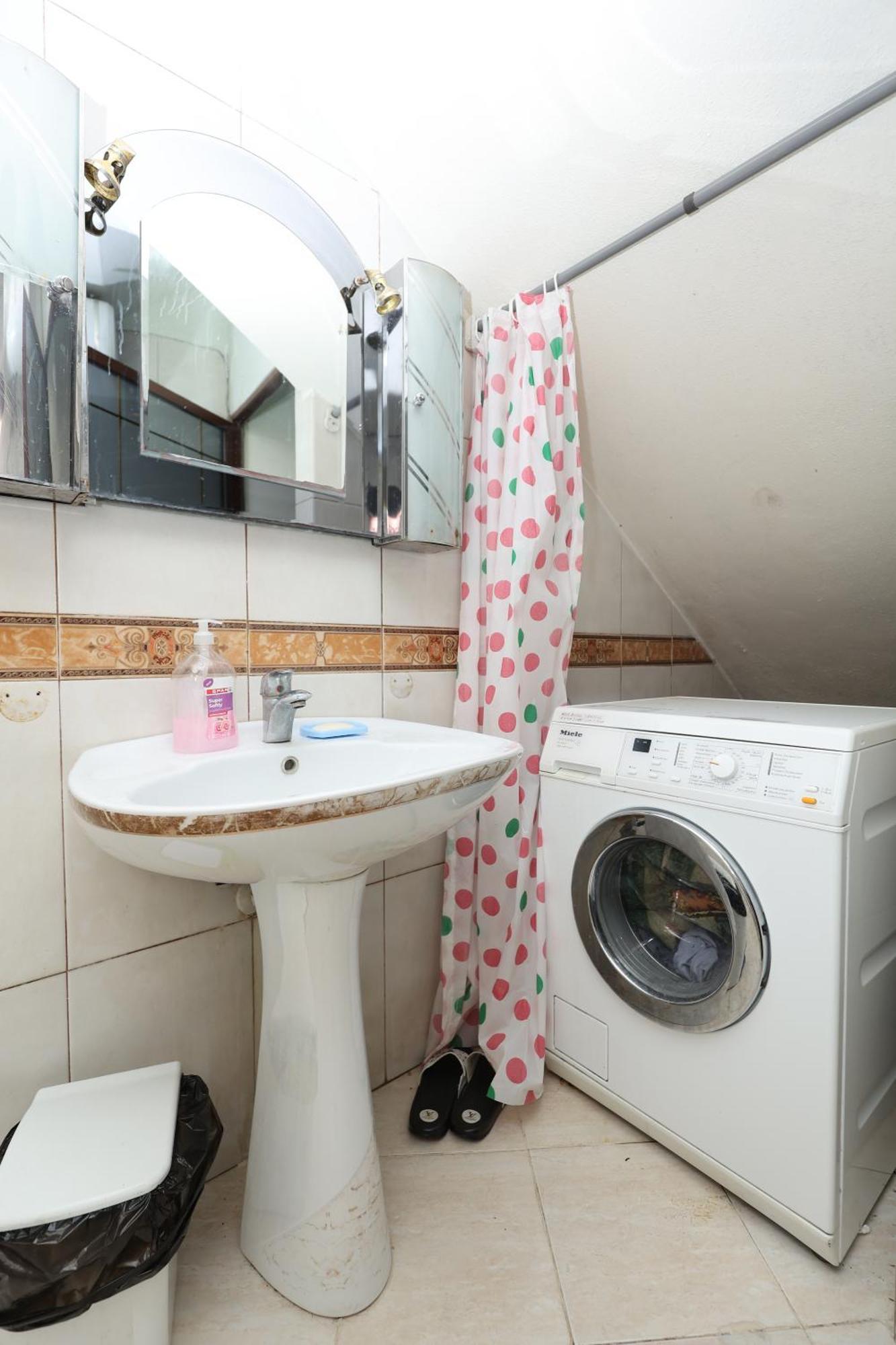 Hostel Osho Tirana Zewnętrze zdjęcie